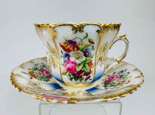 Antike tasse mit untertasse - mit,