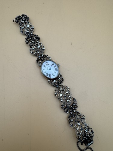 Vintage adora trachtenuhr - vintage,
