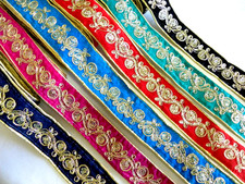 Samt-Borte mit Pailletten