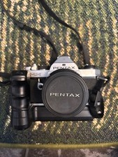 Pentax MX mit dem SMC Pentax-M 50mm f/1.4 und originalem Pentax MX Winder MX