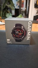 garmin fenix 8 47mm schiefergrau mit schwarzem Silikonarmband, Lade/Datenkabel