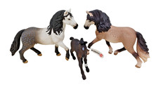 Schleich 3 Pferde Set Andalusier 13821  Andalusier Stute 13793 Fohlen 13820