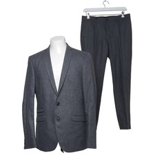 Tiger of Sweden, Anzug