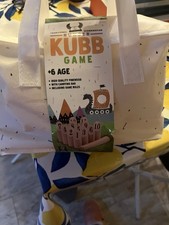 Traditionelles Kubb-Spiel