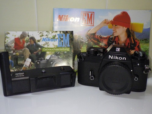 Nikon e neuwertiges - em,