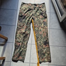 Bundeswehr Feldhose Gr. 19 / 5 farb tarn grün.
