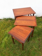 3 Stück Mahagoni Satztische