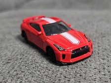Nissan GT - R (rot)  &  Box durchsichtig  - Modellauto (ZH) 