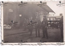 org. Foto Deutschland Bahnhof Schild Bahnhofs Offizier 