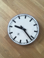 Seltene Telenorma Wanduhr 31cm gut Zustand