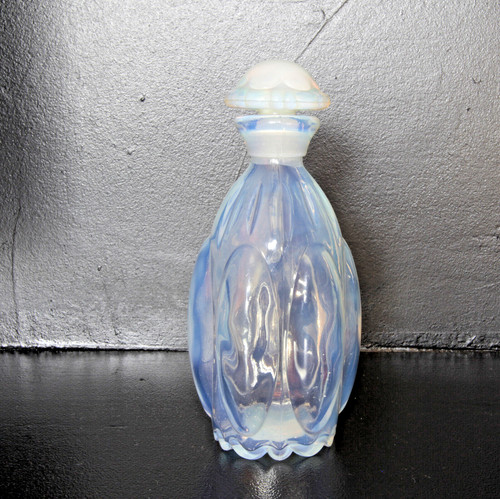 Parfum flakon opalglas - parfum, art