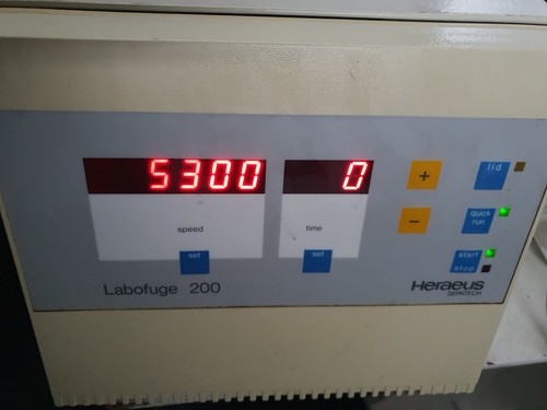 Labofuge 200.