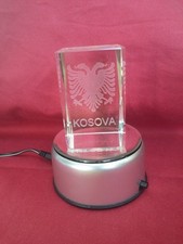 3D Glaskristallblock Laser Gravur Glasblock, KOSOVO - Wappen, Leuchtsockel #j60