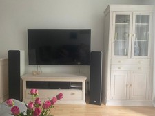 Holz-Wohnzimmermöbel  – Kommode, Vitrine, TV-Schrank