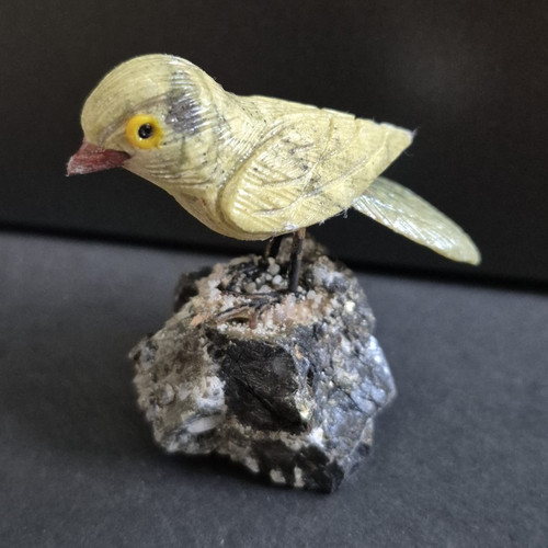 Vogel figur auf stein - vogel-figur, stein,deko