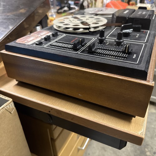 Tesla 101 stereo - b,