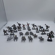 Konvolut 26 Ritter Figuren, Spielfiguren, DDR