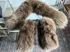 Pelz-Felkragen+Ärmelstulpen,F