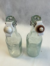 2x Antike Bügelflaschen