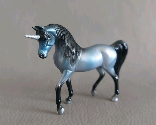 Breyer stablemate walking - stablemate,