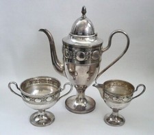 Jugendstil Kaffee/ Tee Kernstück # Kanne + Zuckerdose + Sahnegießer