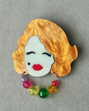 Brosche Elegante Dame Mit Halskette Acryl Retro Mode 50er 60er Style Frauen Kopf