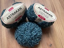 Petrolblaue Wolle Astrakan
