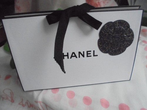 Chanel geschenkverpackung mit - chanel,