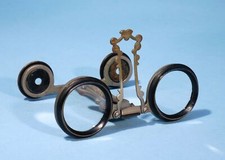 Verziertes französisches klappbares Opernglas signiert MARS B TEE FR & ETR, Modele Depose