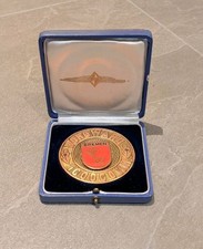 Alte Borgward 200000 km Plakette Bremen Emaille Badge Medaille