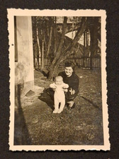 altes Foto junge Frau mit Baby