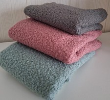 Boucle von Poppy  in 4 Farben 50 x 150 cm