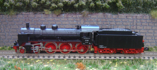 Trix 2077 dampflok br17 212 - n,