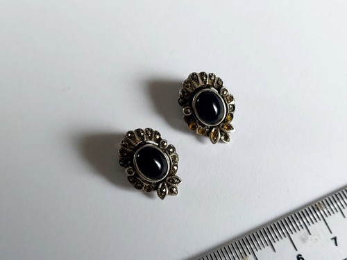 Vintage ohrringe mit schwarzem - vintage,
