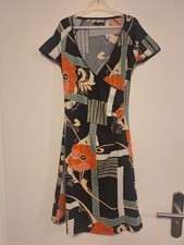 Blumenkleid knielang mit V-Ausschnitt