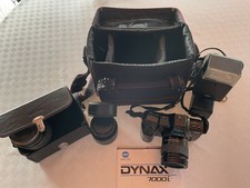 Fotoausrüstung (Analogkamera, 2 Objektive, Blitzlichtgerät)