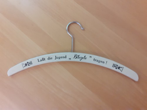 Kleiderbügel laßt die - laßt, jugend