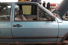 TÜR Rechts ( Ausführung BIS 1990 ) VW Polo 86 C Farbe Türkis blau ( LP6Y ) Coupe