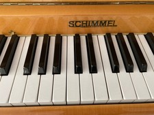 Klavier Schimmel, Ahorn