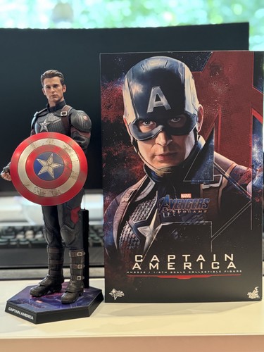 Marvel hot toys captain - marvel,