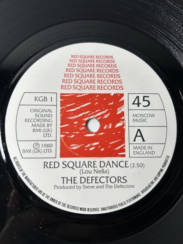 The defectors red - red, square