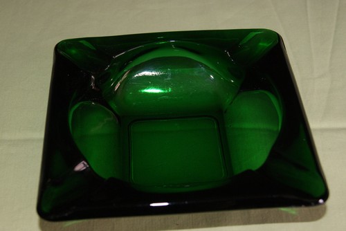 Glas zigaretten aschenbecher - zigaretten,