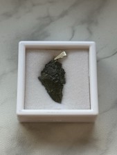 Natürlicher Moldavit Rohstein