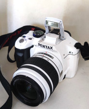 Pentax  K-X -  12.4MP Digitalkamera - Sondermodell in weiss
