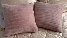 Dekorative Sofakissen im Set