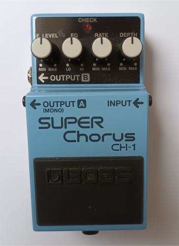 Boss super chorus effekt - super,