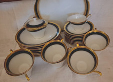 Hutschenreuther 8 Gedecke Kaffee, Kobaltblau/Gold, Winterling Gebäckteller dto.