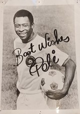 Schwarz-Weiß-Foto von Pele mit Autogramm 15/10,5 Zentimeter