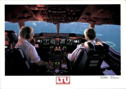Passagierflugzeug ltu - ak,