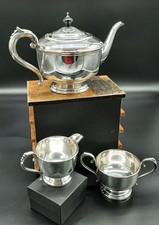 Gebrauchtes 3-teiliges Teeservice mit zeitlosem Design  - Versilbert/Metall -...